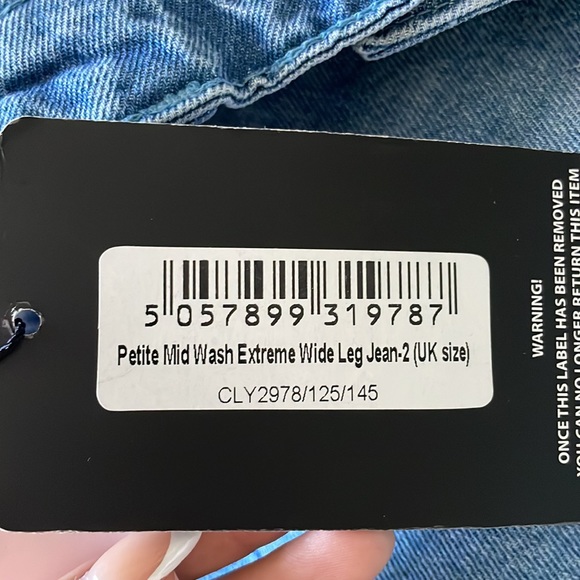 PRETTYLITTLETHING Petite Mid Wash Extreme Wide Leg Jean Size 2 - Picture 3 of 3